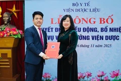 Bộ trưởng Y tế Đào Hồng Lan trao quyết định bổ nhiệm Tiến sĩ Trần Minh Ngọc