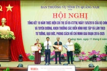Bí thư Tỉnh ủy Quảng Nam Lương Nguyễn Minh Triết trao bằng khen của Thủ tướng Chính phủ tặng tập thể, cá nhân điển hình, tiêu biểu trong học tập và làm theo tư tưởng, đạo đức, phong cách Hồ Chí Minh giai đoạn 2016-2025.