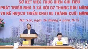 Thủ tướng Chính phủ Phạm Minh Chính chủ trì Hội nghị về phát triển nhà ở xã hội (Ảnh: Trần Hải).