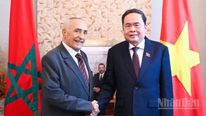 Chủ tịch Quốc hội Trần Thanh Mẫn tiếp Chủ tịch Hội hữu nghị Morocco-Việt Nam Mustapha El Ktiri. (ẢNH: VĂN CHÚC)