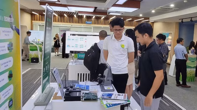 Doanh nghiệp công nghệ tham gia Triển lãm đổi mới sáng tạo do Trung tâm Đổi mới sáng tạo Quốc gia (NIC) tổ chức tại Hà Nội.