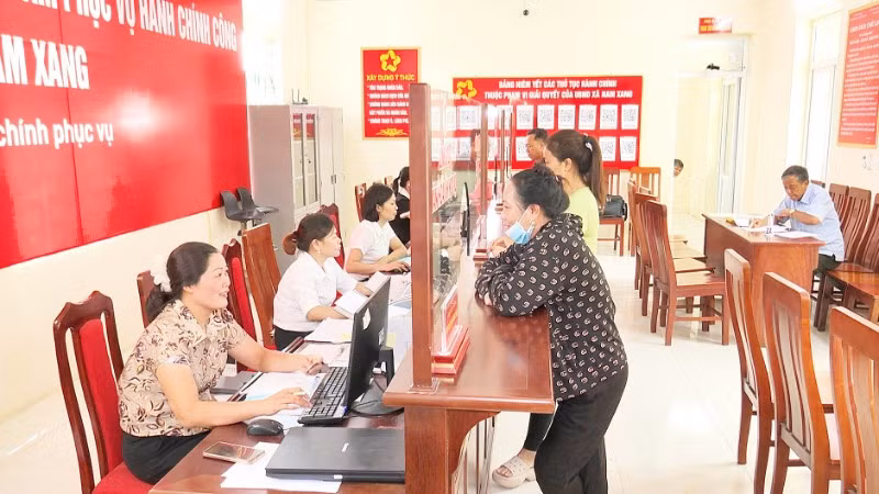Trung tâm hành chính công xã Nam Xang tập trung giải quyết kịp thời các thủ tục hành chính phục vụ người dân.