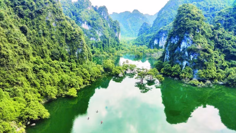 Hồ Lân Ty, một trong những thắng cảnh tiêu biểu của vùng Công viên địa chất UNESCO Lạng Sơn.