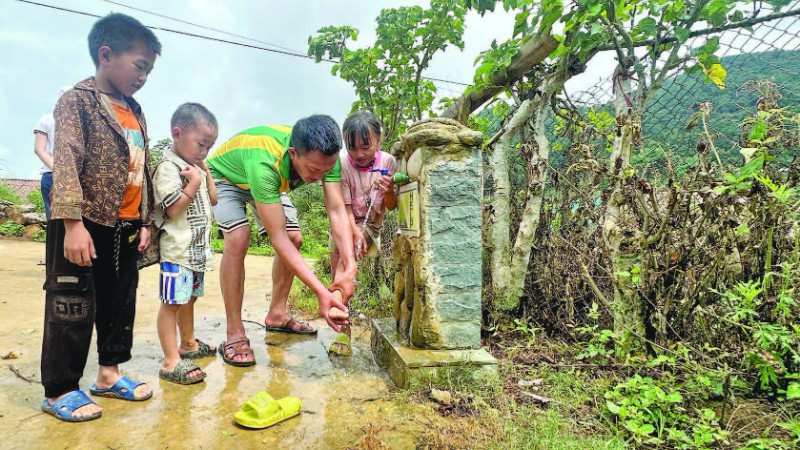 Có công trình nước về bản, cuộc sống của người dân bản Háng Tàu, xã Quài Nưa, tỉnh Điện Biên đã thuận lợi hơn rất nhiều.