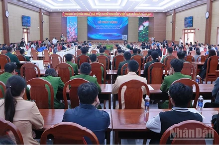 Quang cảnh lễ phát động.