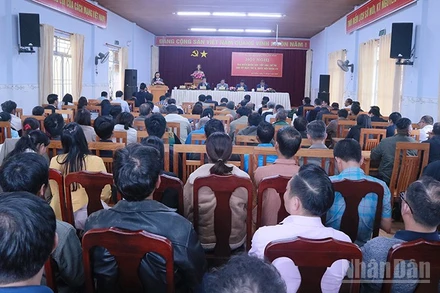 Quang cảnh buổi tiếp xúc cử tri xã Lạc Dương, tỉnh Lâm Đồng. 