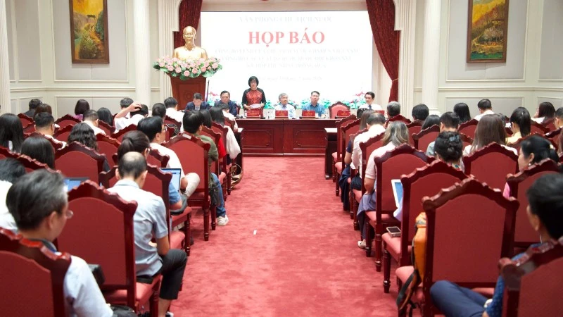 Chín luật mới được công bố, tăng phân quyền và đơn giản hóa thủ tục