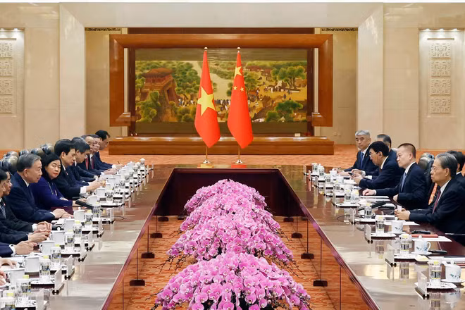 Tổng Bí thư, Chủ tịch nước Tô Lâm hội kiến Ủy viên trưởng Nhân đại toàn quốc Trung Quốc Triệu Lạc Tế. (Ảnh THỐNG NHẤT-TTXVN)