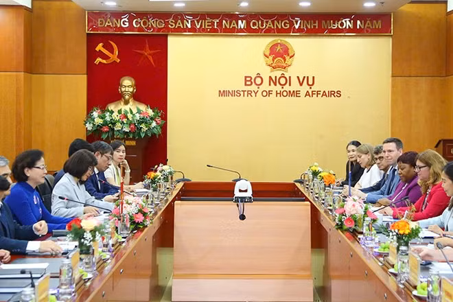 Quang cảnh buổi tiếp. (Ảnh Moha)