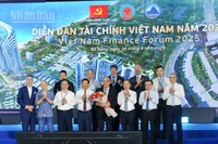 Lễ ra mắt Hội đồng tư vấn Trung tâm tài chính quốc tế Việt Nam tại Đà Nẵng.