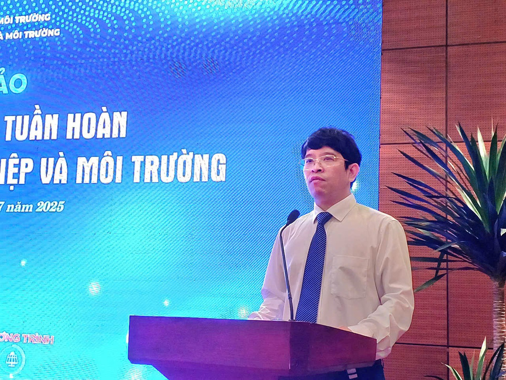 Phó giáo sư, Tiến sĩ Nguyễn Đình Thọ phát biểu đề dẫn: Kinh tế tuần hoàn, xu hướng tất yếu và cơ hội cho Việt Nam trong kỷ nguyên xanh. z6828721916503-5e3b33f083d18a992b1ea3a142d04eeb.jpg