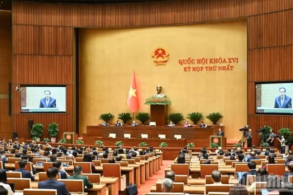 Quang cảnh phiên bế mạc Kỳ họp thứ nhất, Quốc hội khóa XVI. (Ảnh: DUY LINH)