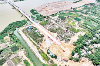 Gỡ vướng mặt bằng, dự án đập dâng hạ lưu sông Trà Khúc đang được thi công trở lại, phấn đấu đưa vào sử dụng trong năm 2025.