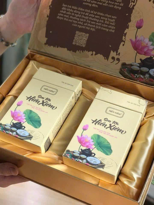 Sản phẩm trà sen bách diệp trở thành món quà quý với mọi người. Sản phẩm trà sen bách diệp trở thành món quà quý với mọi người.