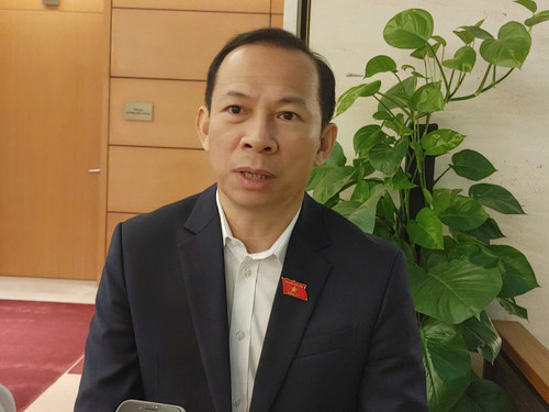 Ông Võ Mạnh Sơn - Đoàn đại biểu Quốc hội tỉnh Thanh Hóa, Chủ tịch Liên đoàn Lao động tỉnh Thanh Hóa. (Ảnh: TRUNG HƯNG)