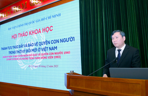 GS.TS. Lê Văn Lợi, Phó Giám đốc Học viện Chính trị quốc gia Hồ Chí Minh. GS.TS. Lê Văn Lợi, Phó Giám đốc Học viện Chính trị quốc gia Hồ Chí Minh.