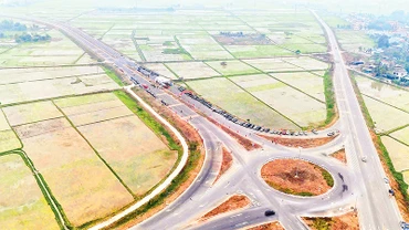 Ðiểm giao đường Vạn Thiện-Bến En với mạng lưới giao thông nội tỉnh Thanh Hóa và đường cao tốc bắc-nam. 