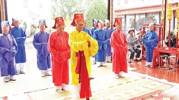 Lễ hội Báo bản xã Yên Từ, huyện Yên Mô được tổ chức vào ngày 14 tháng Giêng hằng năm. 