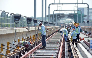 Thi công đoạn trên cao và depot thuộc gói thầu CP2 của tuyến Metro số 1 (Bến Thành-Suối Tiên). 