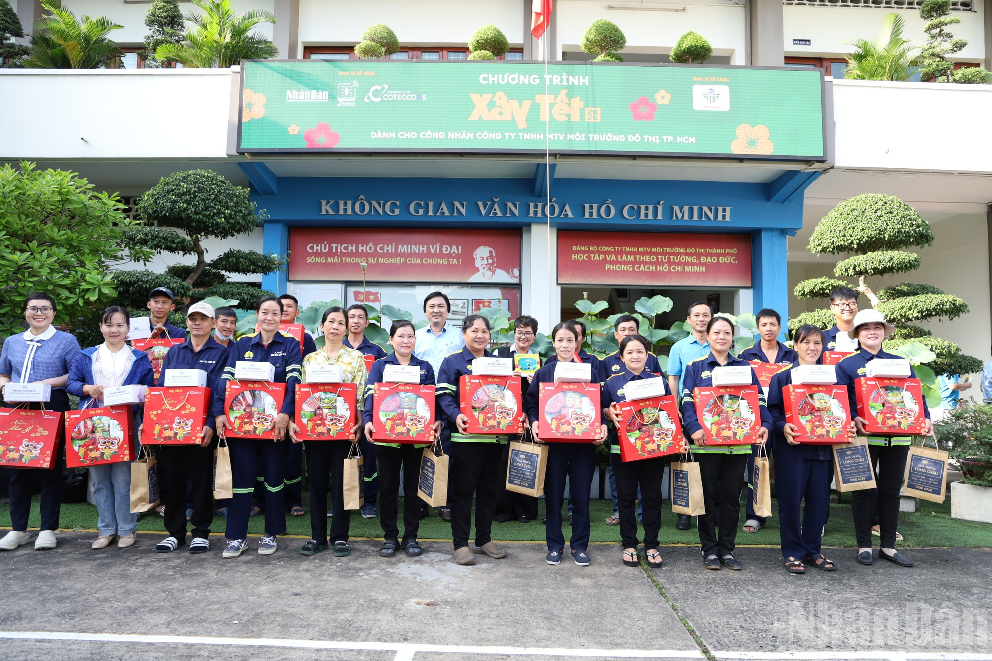 ndo_br_tet-den-som-voi-nhieu-cong-nhan-cong-ty-tnhh-mtv-moi-truong-do-thi-thanh-pho-ho-chi-minh.jpg