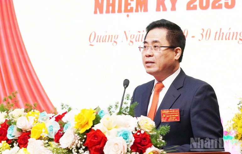 Đồng chí Nguyễn Hoàng Giang, Phó Bí thư Tỉnh ủy, Bí thư Đảng ủy Ủy ban nhân dân tỉnh, Chủ tịch Ủy ban nhân dân tỉnh Quảng Ngãi phát biểu tại Đại hội. ndo_br_gen-h-2.jpg