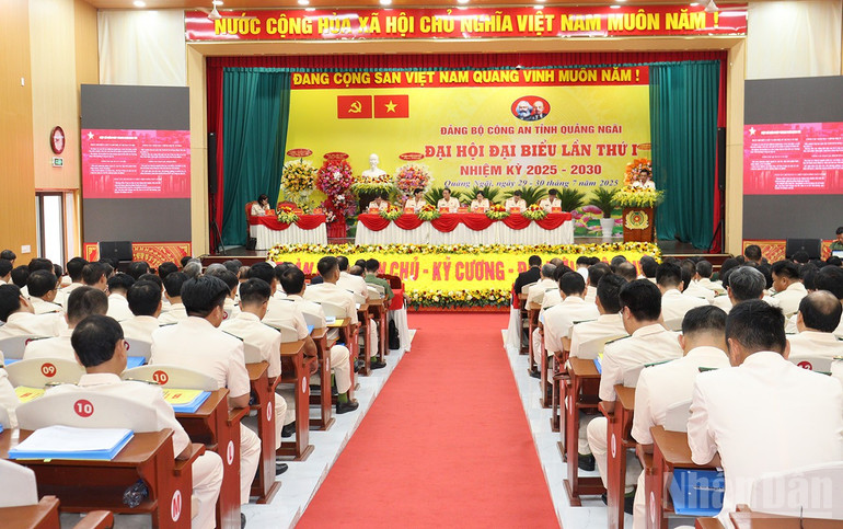Quang cảnh Đại hội đại biểu Đảng bộ Công an tỉnh Quảng Ngãi lần thứ nhất, nhiệm kỳ 2025-2030. ndo_br_img-1204.jpg