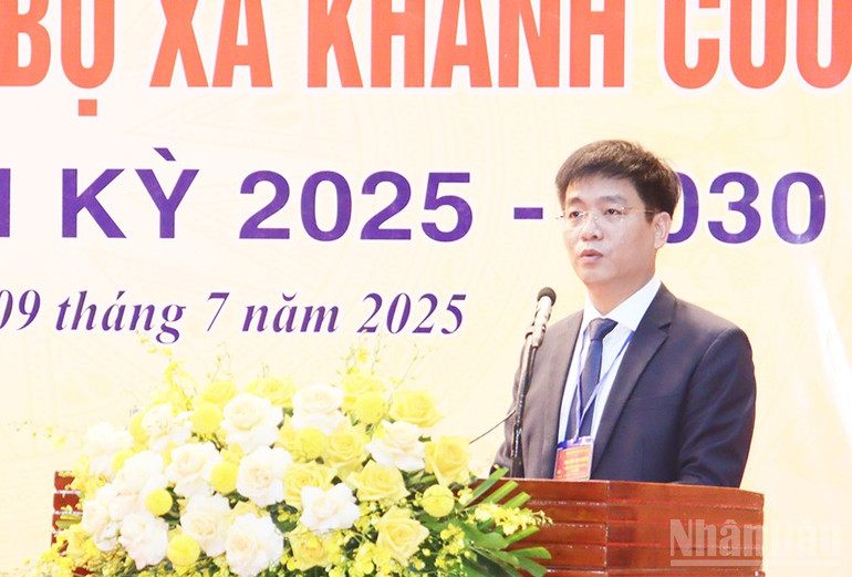 Bí thư Đảng ủy xã Khánh Cường Đỗ Tâm Hiển trình bày báo cáo kiểm điểm sự lãnh đạo, chỉ đạo của Ban Chấp hành Đảng bộ xã, nhiệm kỳ 2020-2025. ndo_br_img-9875.jpg