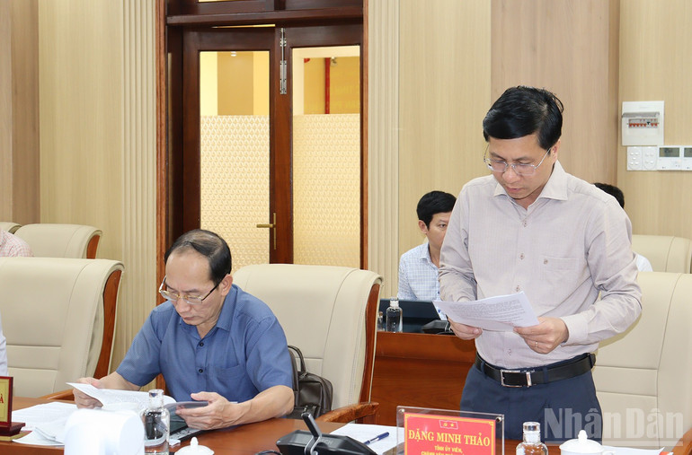 Đồng chí Đặng Minh Thảo, Chánh Văn phòngTỉnh ủy Quảng Ngãi, Tổ phó Thường trực Tổ Biên tập văn kiện báo cáo kết quả công tác chuẩn bị Văn kiện Đại hội. ndo_br_img-1347.jpg