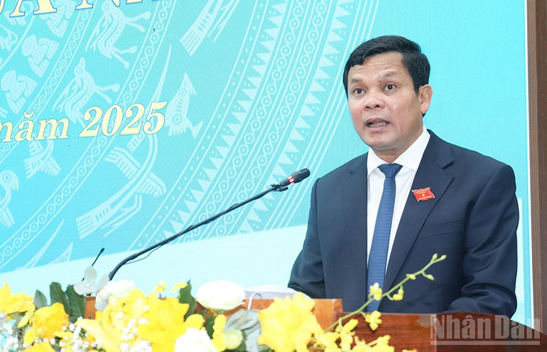 Đồng chí Nguyễn Đức Tuy, Phó Bí thư Tỉnh ủy, Chủ tịch Hội đồng nhân dân tỉnh Quảng Ngãi phát biểu khai mạc kỳ họp. ndo_br_img-9978.jpg