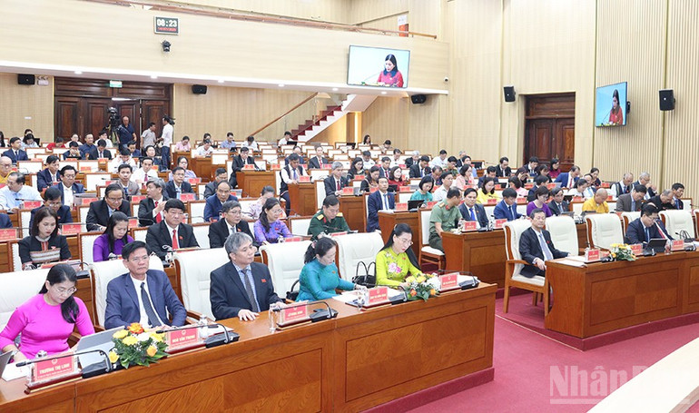 Các đại biểu tham dự Kỳ họp thứ 2, Hội đồng nhân dân tỉnh Quảng Ngãi khóa XIII, nhiệm kỳ 2021-2026. ndo_br_img-9993.jpg