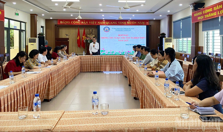 Quang cảnh buổi họp báo. ndo_br_gen-h-z6723512976842-b81a512a6be240f2383b693d5fe1fc41.jpg