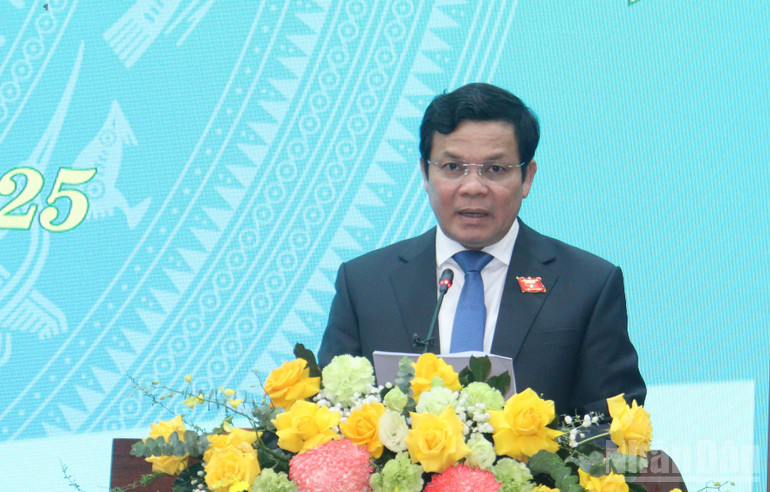 Comrade Nguyen Duc Tuy, Deputy Secretary of the Provincial Party Committee and Chairman of the Quang Ngai Provincial People's Council, delivered the closing remarks at the session. ndo_br_img-5100.jpg