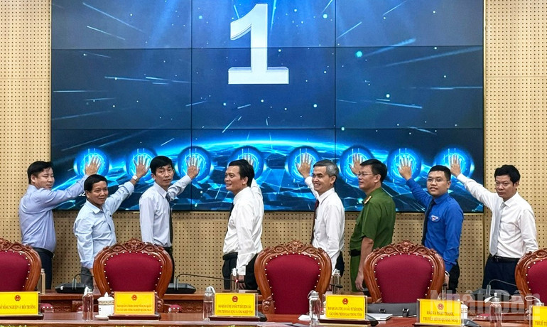 Quảng Ngãi phát động phong trào “Bình dân học vụ số” nhằm nâng cao kỹ năng số, nhất là cho người dân ở vùng sâu, vùng xa. ndo_br_z6894968416115-9f8d804bfc76e3c98b459d468b3c8264.jpg