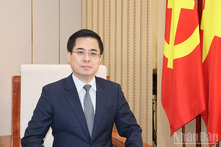 Chủ tịch Ủy ban nhân dân tỉnh Quảng Ngãi Nguyễn Hoàng Giang phát biểu tại buổi làm việc. ndo_br_img-9755.jpg
