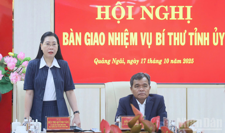 Đồng chí Bùi Thị Quỳnh Vân, Ủy viên Trung ương Đảng, Phó Trưởng Ban Tổ chức Trung ương, nguyên Bí thư Tỉnh ủy Quảng Ngãi phát biểu tại hội nghị. ndo_br_z7125215381464-63bbc28c5262534ba530b1937ffe6760.jpg