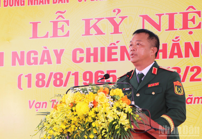 Thiếu tướng Trần Thanh Hải, Phó Tư lệnh Quân khu 5 phát biểu tại buổi lễ. ndo_br_img-5394.jpg