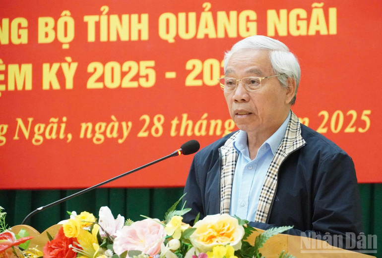 Đồng chí Võ Đức Huy, nguyên Ủy viên Trung ương Đảng, nguyên Bí thư Tỉnh ủy Quảng Ngãi thảo luận, góp ý dự thảo văn kiện trình Đại hội đại biểu Đảng bộ tỉnh Quảng Ngãi lần thứ nhất, nhiệm kỳ 2025-2030. ndo_br_z6981243154571-28bdb309ea62b1dfa717e9d3ac954849.jpg