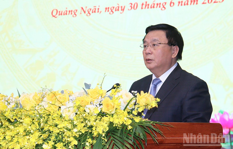 Đồng chí Nguyễn Xuân Thắng, Ủy viên Bộ Chính trị, Giám đốc Học viện Chính trị Quốc gia Hồ Chí Minh, Chủ tịch Hội đồng Lý luận Trung ương phát biểu tại lễ công bố. ndo_br_img-9635.jpg