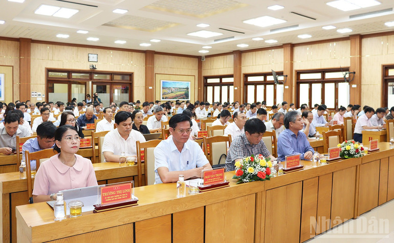 Các đại biểu tham dự hội nghị. ndo_br_img-1381.jpg