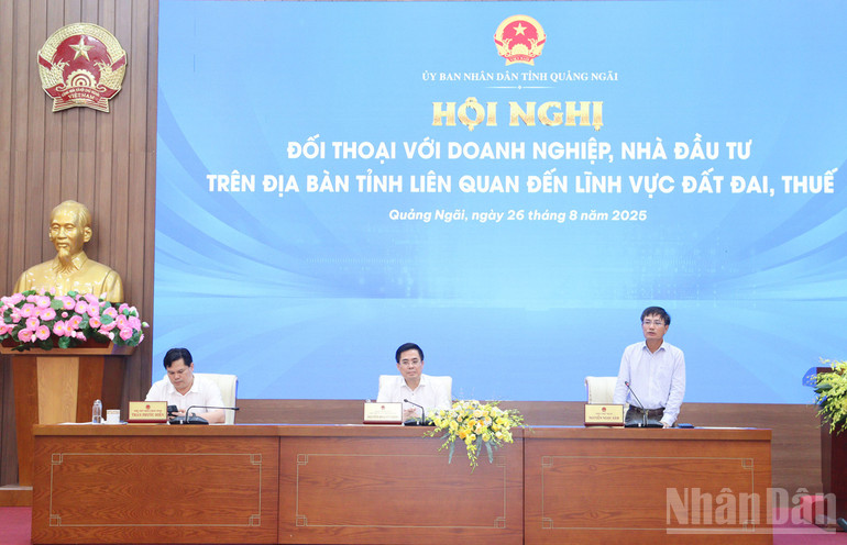 Lãnh đạo tỉnh Quảng Ngãi chủ trì hội nghị đối thoại với doanh nghiệp, nhà đầu tư. ndo_br_img-2080.jpg
