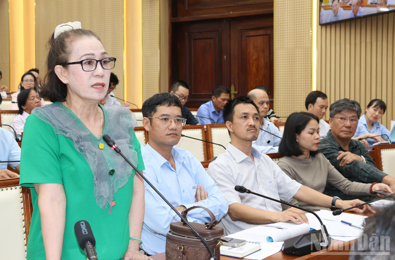 Lãnh đạo Công ty cổ phần Đại Triệu Phát nêu vướng mắc về việc thuê đất để thực hiện dự án Nhà máy gạch ngói không nung tại xã Trà Bồng. ndo_br_img-2037.jpg