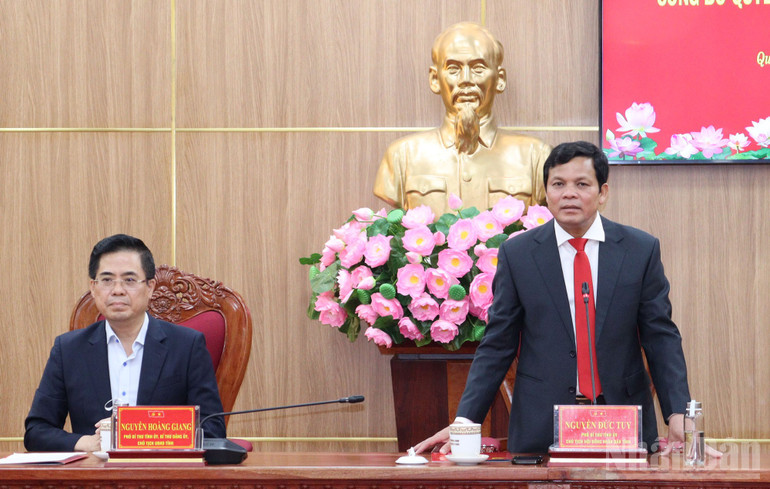 Chủ tịch Hội đồng nhân dân tỉnh Quảng Ngãi Nguyễn Đức Tuy phát biểu giao nhiệm vụ. ndo_br_img-3502.jpg