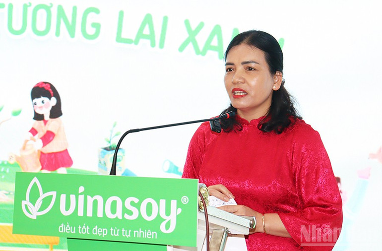Phó Chủ tịch Thường trực Ủy ban nhân dân tỉnh Quảng Ngãi Y Ngọc phát biểu tại buổi khởi động chương trình. ndo_br_img-2003.jpg