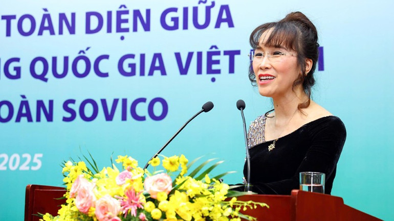 Chủ tịch Hội đồng quản trị Sovico Nguyễn Thị Phương Thảo phát biểu tại lễ ký. 51.jpg