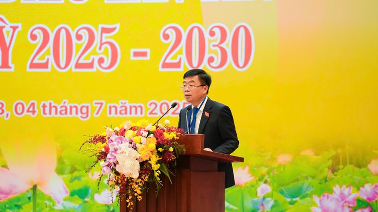 Bí thư Đảng uỷ, Chủ tịch Hội đồng quản trị Vinatex Lê Tiến Trường phát biểu tại đại hội. dm-21.jpg