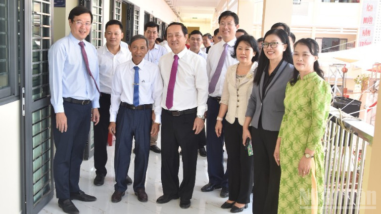 Tham quan Trường Tiểu học Nguyễn Thị Tốt. ndo_br_dsc-0612-9904.jpg