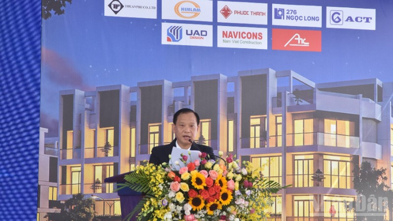 Giám đốc Công ty Trách nhiệm hữu hạn Thuận Phú Nguyễn Phương Bình phát biểu tại buổi lễ. ndo_br_dsc-0946-802.jpg