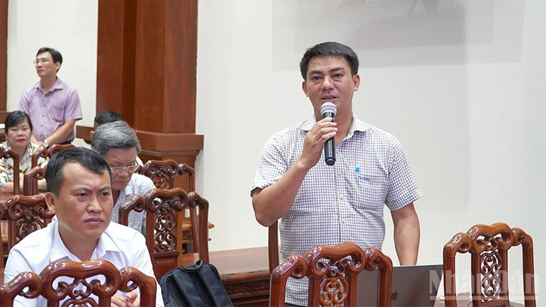 Phóng viên đặt câu hỏi tại buổi họp báo. ndo_br_pv-hopbao-8938.jpg