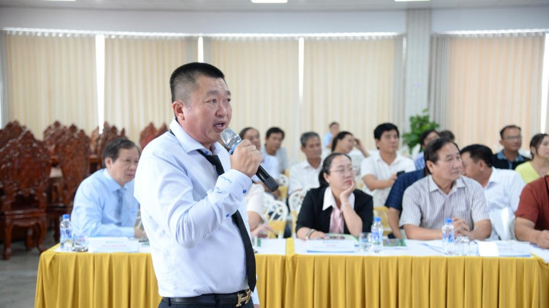 Giám đốc Công ty trách nhiệm hữu hạn thương mại dịch vụ Trí Sơn Bùi Băng Sơn phát biểu tại hội thảo. z7129684737843-767980f82143cdc3c625d99e4d2d0818-8694.jpg