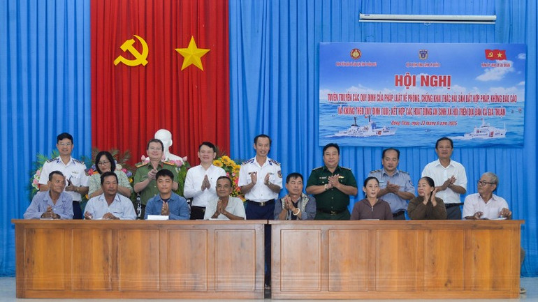 Ngư dân ký kết không vi phạm IUU. psx-20250823-103529-6902.jpg